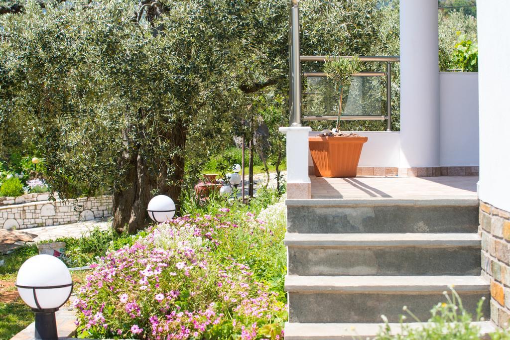 Olive Garden Villas Chrisi Ammoudia Exteriör bild